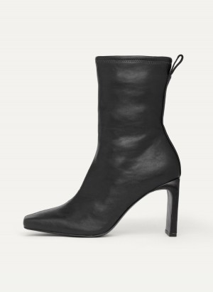 Black Dkny Wren - New Heel Shape Women's Booties | D0111593